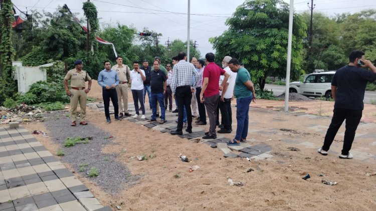 भविष्य के ट्रैफिक दबाव को ध्यान में रख रायपुर में नई सड़क व फ्लाईओवर योजनाओं पर मंथन, कलेक्टर और एसएसपी ने किया शहर के विभिन्न क्षेत्रों का निरीक्षण