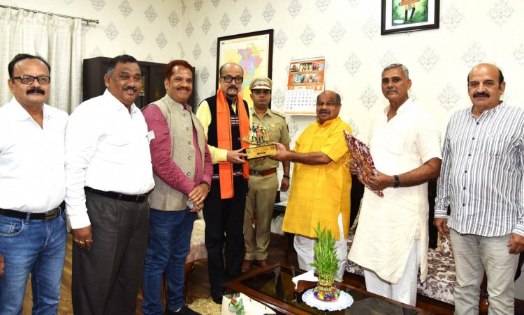 राज्यपाल श्री डेका से छत्तीसगढ़ ब्राम्हण समाज के पदाधिकारियों ने की भेेंट