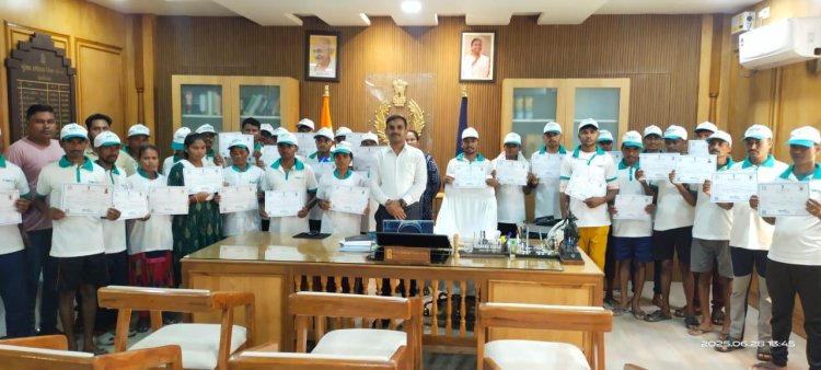 समाज की मुख्य धारा से जोड़ने जिला प्रशासन सुकमा की अभिनव पहल