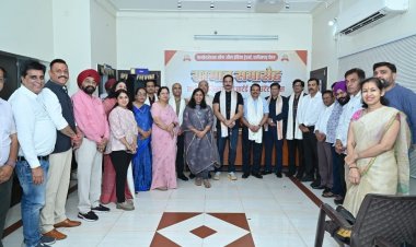 राष्ट्रीय डॉक्टर दिवस  एवं चार्टर्ड एकाउटेंट दिवस पर कैट ने शहर के प्रतिष्ठित डॉक्टरों एवं प्रतिष्ठित चार्टर्ड एकाउटेंट का सम्मान किया - कैट