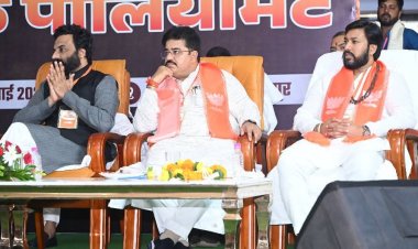 गुरु खुशवंत साहेब जी की गरिमामयी उपस्थिति में आयोजित हुआ मॉक पार्लियामेंट – लोकतंत्र के संरक्षण हेतु युवाओं की जागरूकता प्रेरणादायी