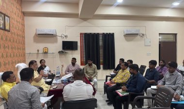 सफाई पानी, स्ट्रीट लाईट के सभी कार्यों को निगम अधिकारी तत्काल प्राथमिकता से करें