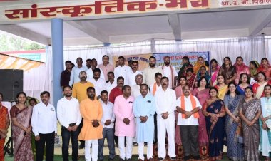 शाला प्रवेशोत्सव में उत्तर विधायक पुरंदर मिश्रा ने बच्चों को दिया ज्ञान का संदेश