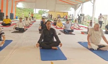 भाजपा के प्रशिक्षण शिविर का दूसरा दिन : मुख्यमंत्री साय के साथ विधायकों और सांसदों ने किया योगाभ्यास