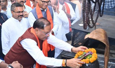 श्री श्री 108 श्री सत्यनारायण बाबा धाम कोसमनारा में पहुंचे मुख्यमंत्री  विष्णु देव साय: प्रदेशवासियों की सुख-समृद्धि और खुशहाली की प्रार्थना की