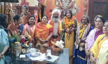 भाजपा महिला मोर्चा ने किया महंतों, पुजारियों, गुरुजनों का सम्मान