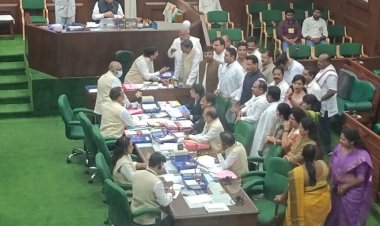 विधानसभा में खाद-बीज की किल्लत पर कांग्रेस का हंगामा, गर्भगृह में घुसे 23 विधायक हुए निलंबित, सरकार ने किया स्थगन खारिज