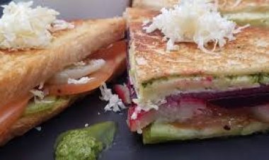 शाम के स्नैक्स में चाय के साथ सर्व करें बॉम्बे मसाला सैंडविच