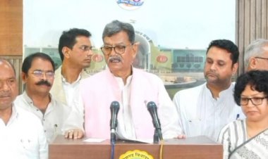 Breking: चैतन्य बघेल के गिरफ्तारी पर सदन में संग्राम, डॉ.चरणदास मंहत ने कहा अडानी के दबाव..