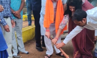 माई की बगिया में दक्षिण विधायक सुनील सोनी ने निगम पार्षदों सहित एक पेड़ माँ के नाम का किया रोपण