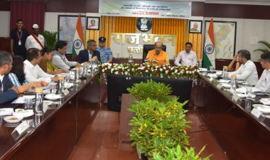 केवल रिपोर्ट पर निर्भर न रहें, निचले स्तर पर जाकर योजनाओें का क्रियान्वयन देखें-श्री डेका