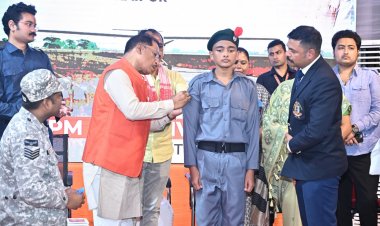 छत्तीसगढ़ के इस जिले में शुरू हुई एनसीसी एयर स्क्वाड्रन, मुख्यमंत्री साय ने 25 मेधावी छात्रों को पहनाया कैडेट बैच…