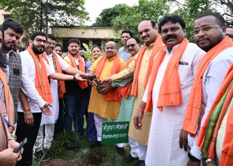 "हर व्यक्ति एक पौधे को अपना संतान मानकर उसकी देखभाल करे।: उत्तर विधायक  मिश्रा