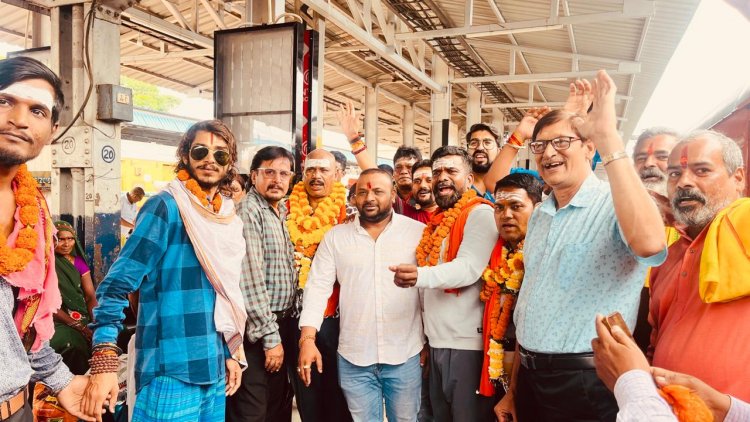 अमरनाथ बर्फानी बाबा का दर्शन करने जा रहे सैकड़ो श्रद्धालुओं को तिलक लगा कर रवाना करवाया - सुशील सन्नी अग्रवाल