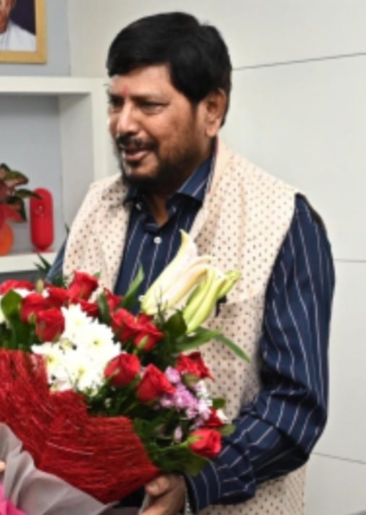 दबाव में धर्मांतरण सही नहीं. अगर कोई अपनी स्वेक्षा से करना चाहे तो उन्हें अधिकार है-आठवले