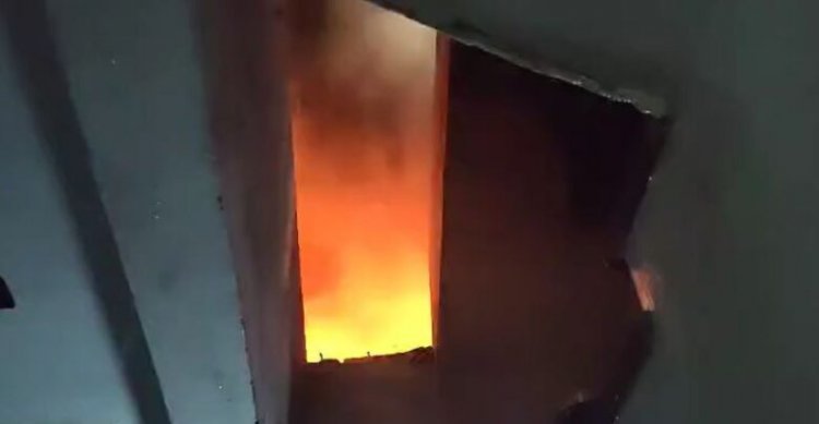 स्टेशन रोड के इंदिरा मार्केट में लगी भीषण आग, शहर में तीन दिन में दूसरी बड़ी आगजनी की घटना