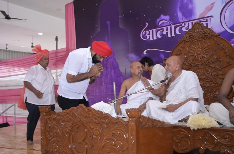 जैन समाज के चातुर्मास से पूर्व मंगल प्रवेश में सम्मिलित हुए अल्पसंख्यक आयोग के अध्यक्ष अमरजीत*