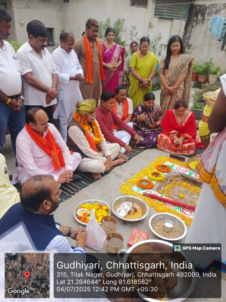 बालाजी मंदिर के पास सामुदायिक भवन भव्य बनाने पश्चिम विधायक ने विधायक निधि से 25 लाख का स्वेच्छानुदान देने घोषणा की