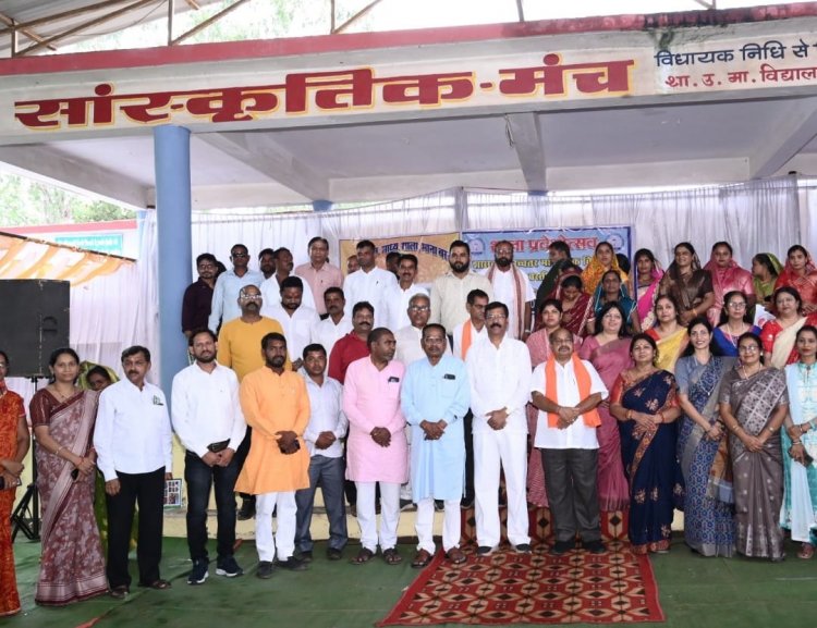 शाला प्रवेशोत्सव में उत्तर विधायक पुरंदर मिश्रा ने बच्चों को दिया ज्ञान का संदेश