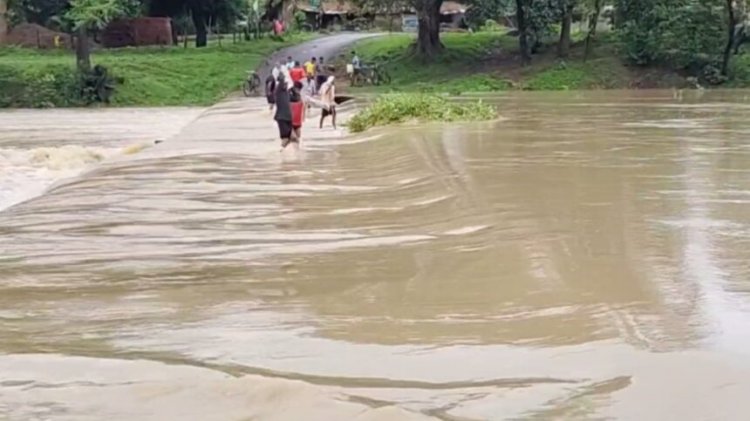 बारिश का कहर, त्रिवेणी संगम राजिम नदी उफान पर, सड़के हुई जाम