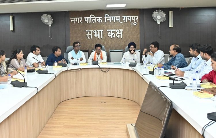 निगम उद्यान विभाग सलाहकार समिति की बैठक विभाग के अध्यक्ष भोलाराम साहू ने ली