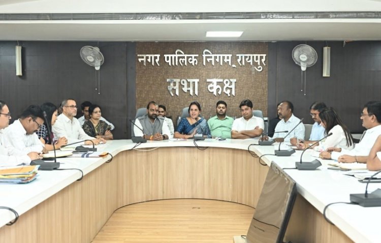 किसी भी घर में जलभराव ना हो, इस हेतु सभी जोन कमिश्नर यथासम्भव प्रयास करें -महापौर