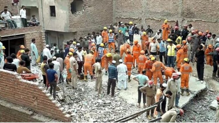 भरभराकर गिरी 4 मंजिला इमारत, कई लोग दबे, चारों-तरफ मची चीख-पुकार