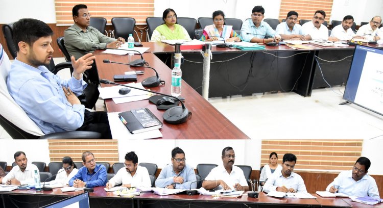 राजस्व अधिकारियों की बैठक में कृषक पंजीयन की स्थिति की समीक्षा की और दिए आवश्यक दिशा-निर्देश