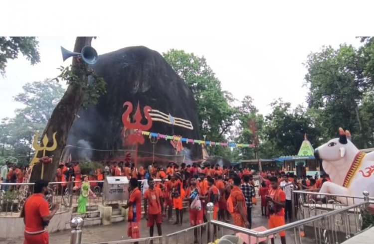 सावन के पहले सोमवार पर भूतेश्वरनाथ धाम में उमड़ा आस्था का सैलाब, हजारों श्रद्धालुओं ने किए दर्शन