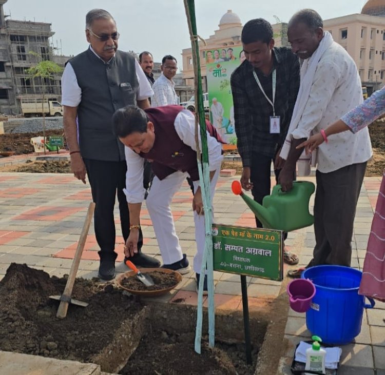 एक पेड़ माँ के नाम : हर पौधा एक कहानी कहता है,इस बार माँ के नाम लगाया- विधायक डॉ संपत अग्रवाल