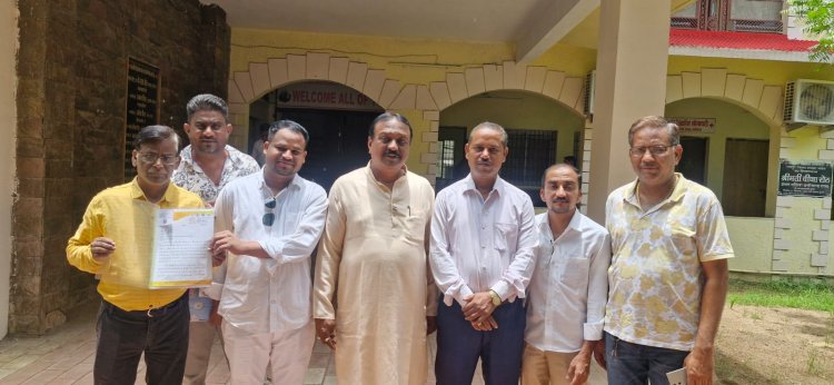 भाठागांव शराब दुकान बंद करने कलेक्टर को दिया ज्ञापन - कन्हैया