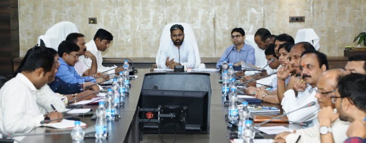 ई-ऑफिस का क्रियान्वयन शीघ्रता से करें सभी अधिकारी : कलेक्टर श्री क्षीरसागर