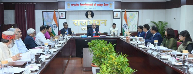 विश्वविद्यालयों एवं कॉलेजों में शैक्षणिक गुणवत्ता बढ़ाने रिक्त पदों पर भर्ती की कार्रवाई प्राथमिकता से करें- राज्यपाल रमेन डेका