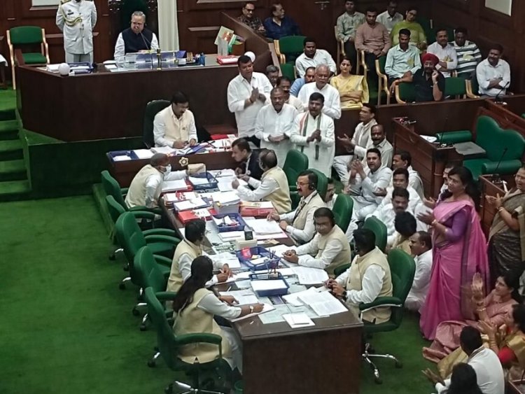 Vidhansabha Monsoon Session 2025 : डीएपी खाद की कमी को लेकर विपक्ष ने मचाया हंगामा, सभी कांग्रेस विधायक निलंबित