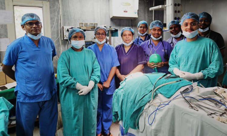 7 सेंटीमीटर तक चेहरे में घुसा औजार, घायल बालक को जान के जोखिम से बाहर लाया, ईएनटी विभाग के डॉक्टरों ने रचा कीर्तिमान