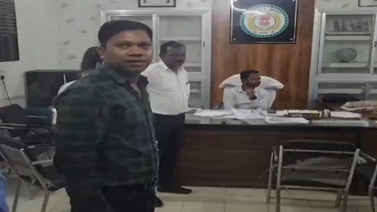 घूसखोरी पर ACB की कार्रवाई, 25 हजार रिश्वत लेते बाबू को रंगे हाथों किया गिरफ्तार