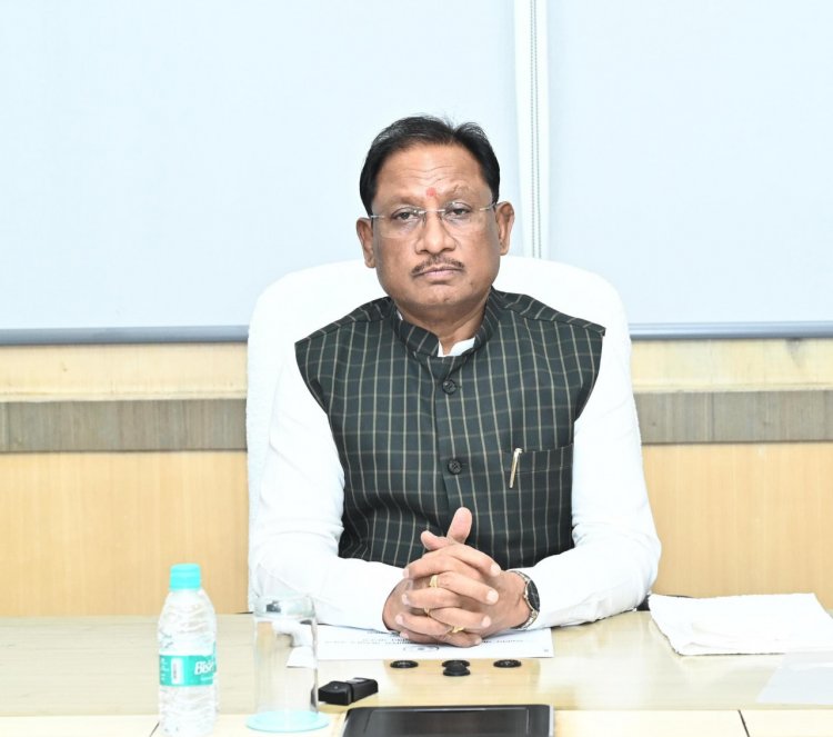 मुख्यमंत्री  विष्णु देव साय ने कहा—सड़कों पर विचरण करने वाले निराश्रित पशुओं की प्रभावी रोकथाम सुनिश्चित करें