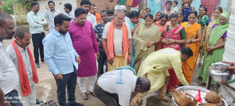 नगर निगम जोन 8 के वार्ड 70 के डिपरापारा में नवीन सार्वजनिक सुलभ शौचालय का लोकार्पण जोन 8 अध्यक्ष प्रीतम सिंह ठाकुर, वार्ड 70 पार्षद अर्जुन यादव ने किया