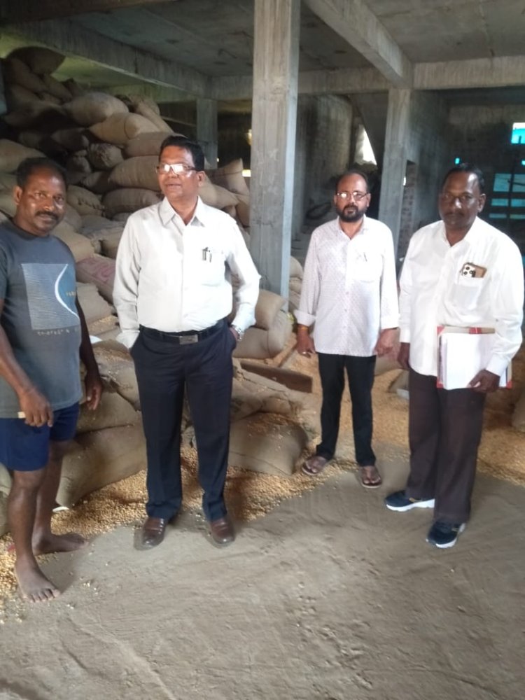 मक्का के अवैध भण्डरण एवं उड़द के अवैध परिवहन पर हुई कार्यवाही