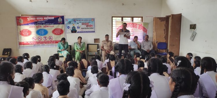 मर्दापाल में साइबर क्राईम जागरूकता अभियान स्कूली बच्चों को दी गई पॉक्सो एक्ट और बाल अधिकार की जानकारी