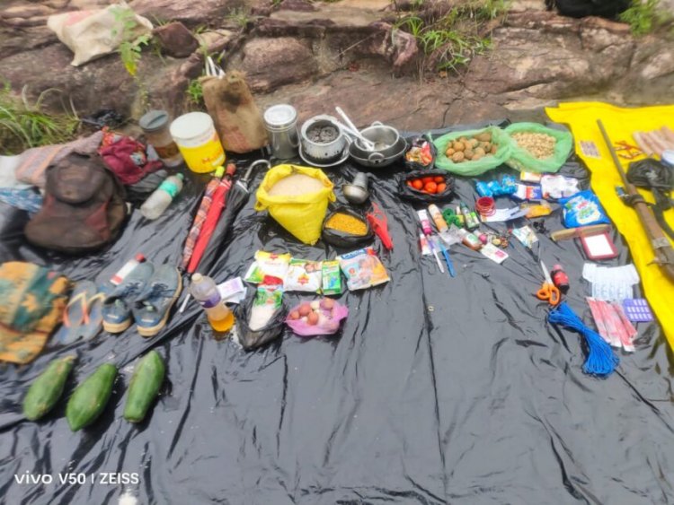 छत्तीसगढ़-ओड़िशा सीमा के घने जंगलों में नक्सलियों की साजिश नाकाम, हथियार और बारूद बरामद!