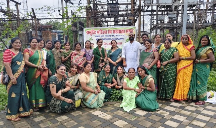 समूह की महिलाओं द्वारा आज सामूहिक वृक्षारोपण एवं सावन मिलन का कार्यक्रम शाहिद चूड़ामणि नायक वार्ड क्रमांक 37 के कारी तालाब  में रखा गया