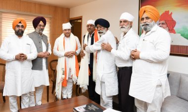 सांसद बृजमोहन अग्रवाल के नेतृत्व में रेल मंत्री अश्विनी वैष्णव से मिले सिख समाज के लोग  श्री गुरु तेग बहादुर जी के 350वें शहीदी पर्व पर रायपुर से विशेष ट्रेन की चलाने की मांग