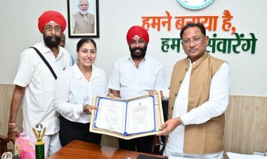 सीएम साय से राष्ट्रपति सम्मान से सम्मानित देवाशीष और मनतृप्त कौर ने की सौजन्य मुलाकात, मुख्यमंत्री ने दी बधाई