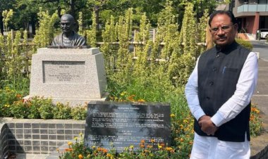 टोक्यो में CM साय ने लिटिल इंडिया’ पहुँचकर महात्मा गांधी की प्रतिमा पर पुष्पांजलि अर्पित कर उन्हें किया नमन