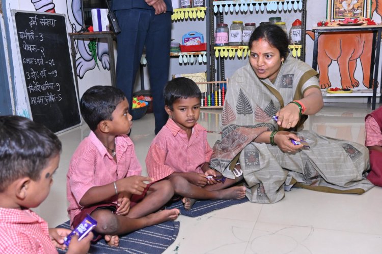 आंगनबाड़ी केंद्रों, बालिका गृह ,सखी सेंटर और नशा मुक्ति केंद्र का किया निरीक्षण