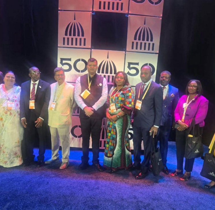 नेता प्रतिपक्ष डॉ. चरणदास महंत वैश्विक विधायी सम्मेलन में हिस्सा लेने अमेरिका बॉस्टन पहुचे।