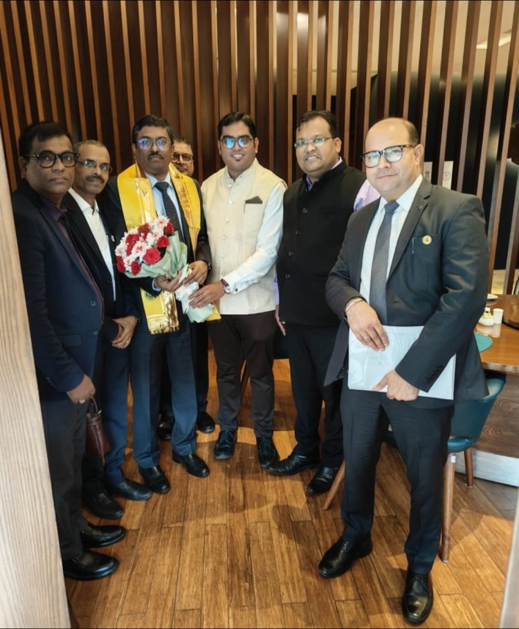 चार्टर्ड अकाउंटेंट्स की आईसीएआई रायपुर शाखा के प्रतिनिधिमंडल ने पंजाब एंड सिंध बैंक के एमडी और सीईओ  स्वरूप कुमार साहा से की मुलाकात