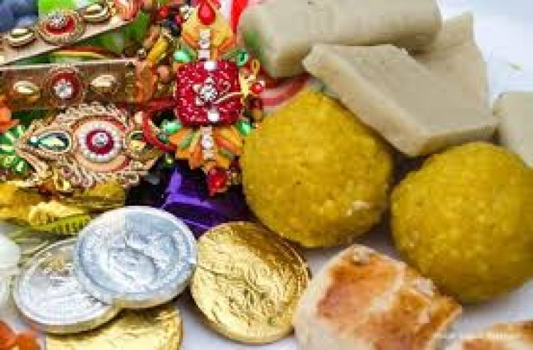 हम आपके साथ कुछ बेहतरीन रक्षाबंधन की मिठाइयाँ साझा करेंगे जो आपके त्यौहार को मिठास से भर देंगी।