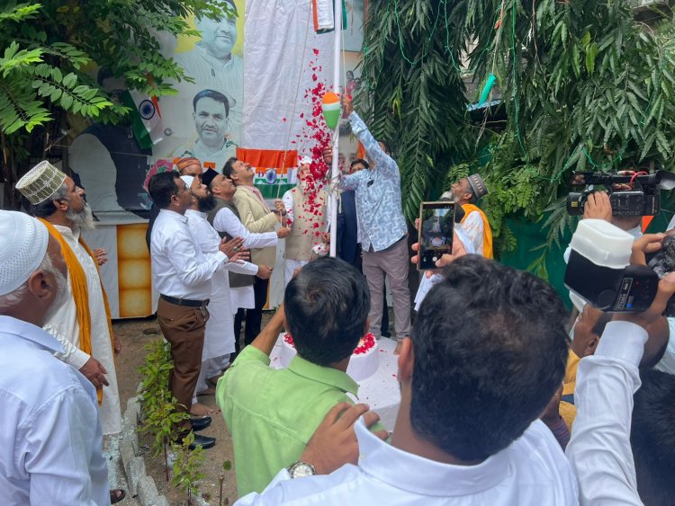 डाॅ.सलीम राज ने कार्यालय, छ.ग.राज्य वक्फ बोर्ड व अन्य वक्फ संस्थानों पर किया ध्वजारोहण